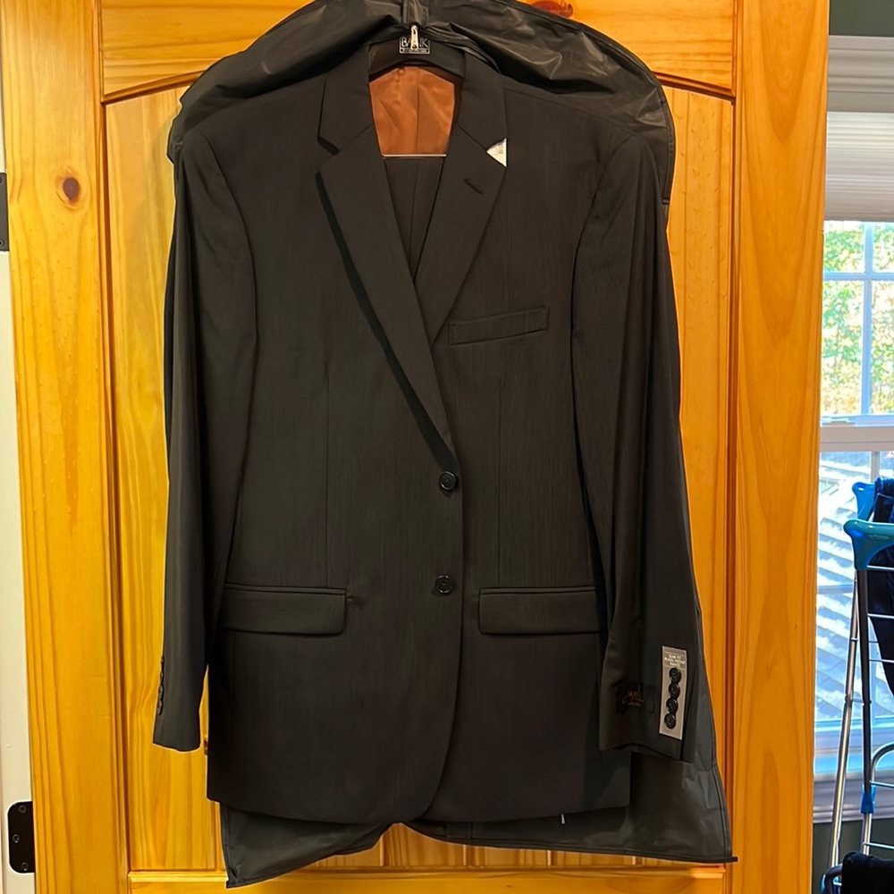 Jos ABank mens black stripe suite.size 43R